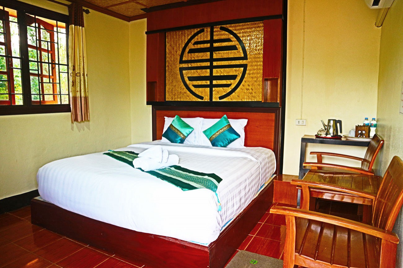 Chasa Rakthai Resort